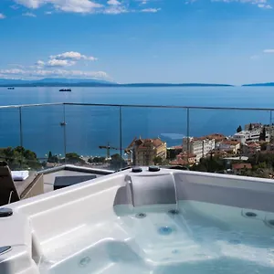 https://carmen-residence-apartments.in-istria.net